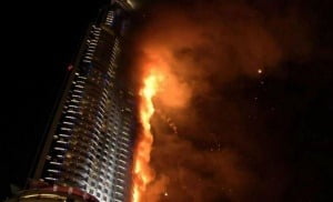 Incendios demoledores en fábricas y rascacielos (VIDEO)